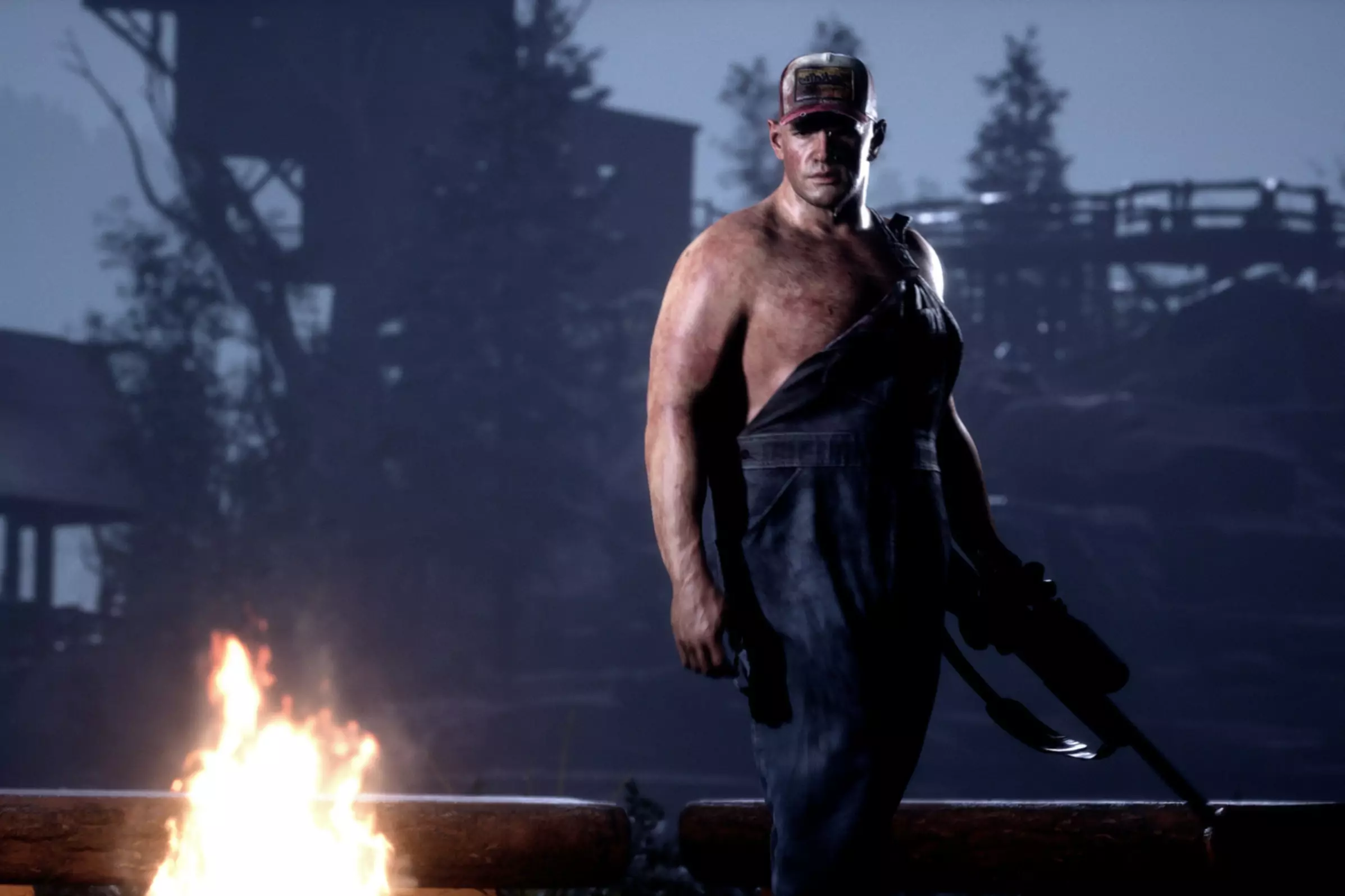 Snímek obrazovky ze hry The Quarry s velkou hrozivou osobou držící zbraň u táboráku