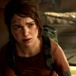 Zaslonska slika igre The Last of Us Part 1 Remastered, na kateri je lik z urezninami in modricami videti prestrašen